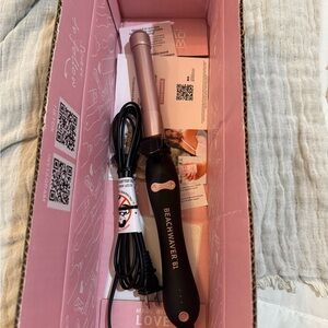 New never used Beachwaver 1” barrel